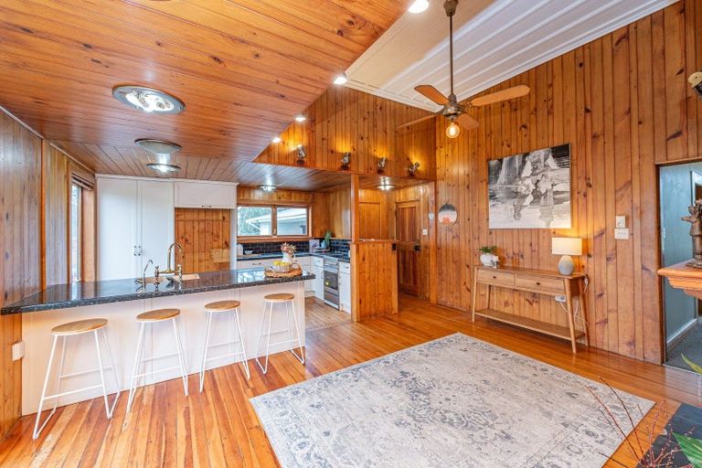 Photo of property in 218 Parahaki Road, Waverley, 4591