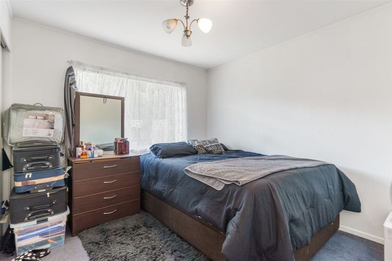 Photo of property in 2/4 Roys Road, Weymouth, Auckland, 2103