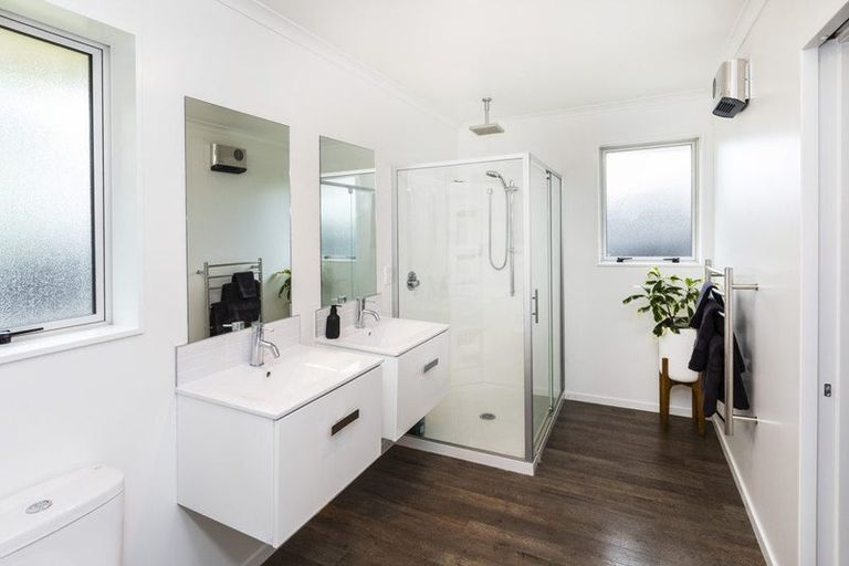 Photo of property in 28 Holiday Drive, Mairehau, Christchurch, 8052