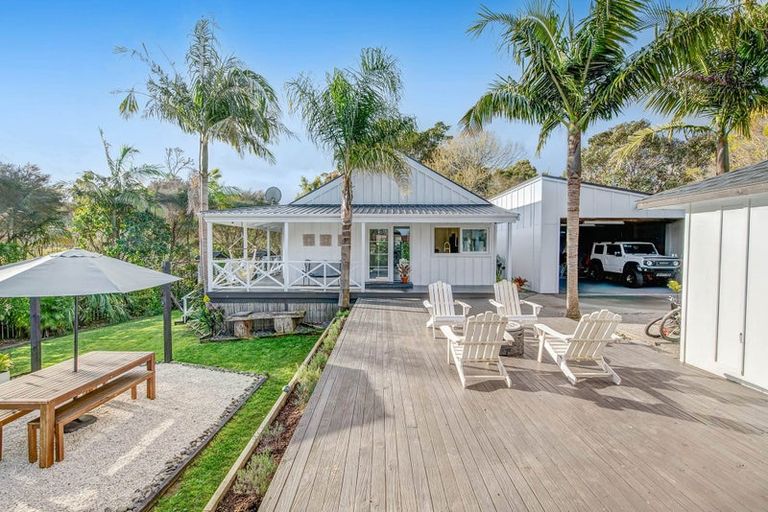 Photo of property in 61 Brian Crescent, Stanmore Bay, Whangaparaoa, 0932