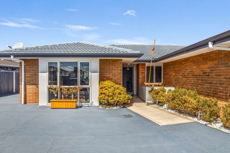 Photo of property in 526 Massey Road, Mangere, Auckland, 2022