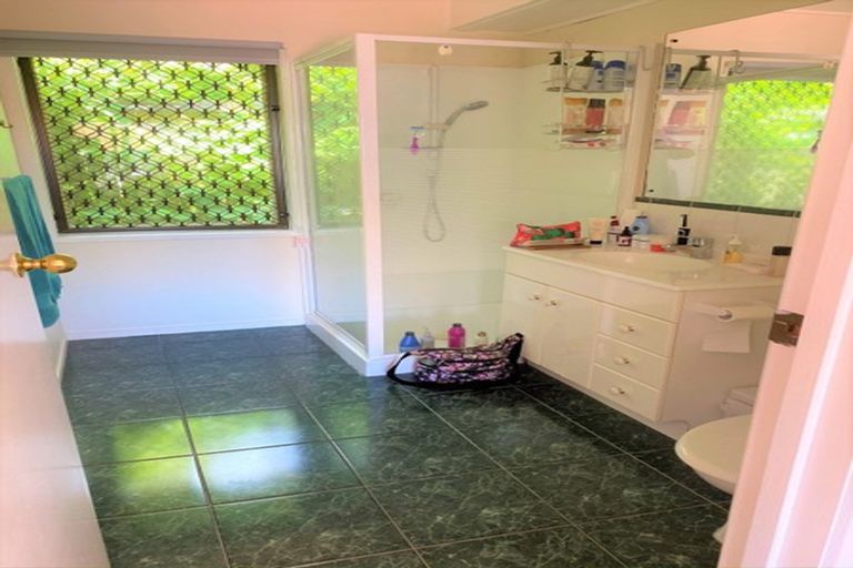 Photo of property in 16 Oliver Twist Avenue, Mellons Bay, Auckland, 2014