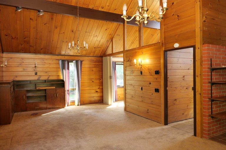 Photo of property in 37 Greenaway Road, Waikanae, 5036