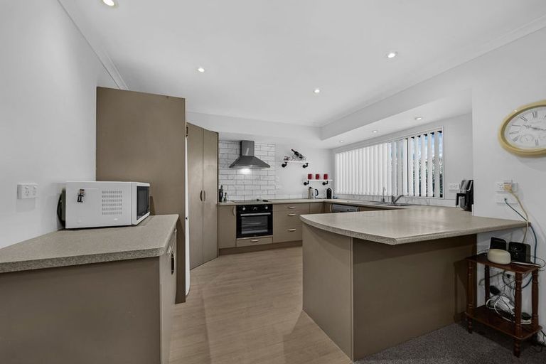 Photo of property in 26 Magnolia Drive, Waiuku, 2123