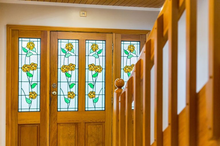 Photo of property in 2/54 Queens Grove, Hutt Central, Lower Hutt, 5010