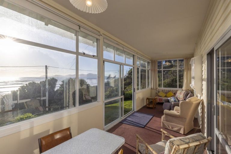 Photo of property in 82 The Parade, Paekakariki, 5034