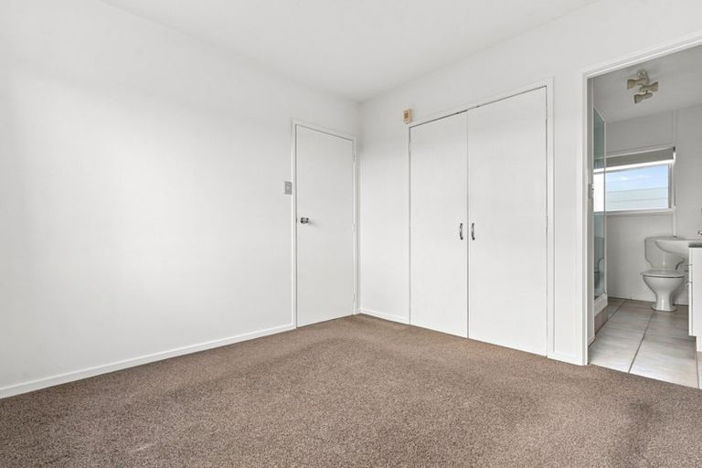 Photo of property in 19/72 Kitchener Road, Milford, Auckland, 0620