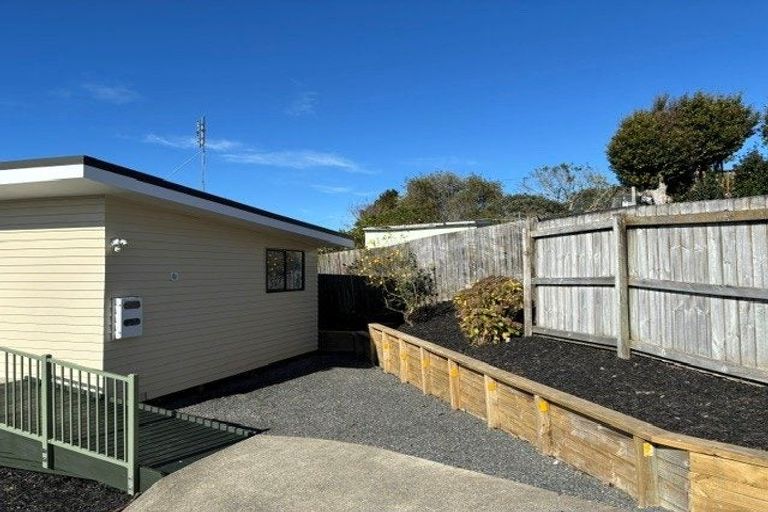Photo of property in 67a Birkdale Road, Birkdale, Auckland, 0626