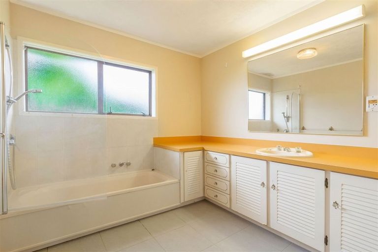 Photo of property in 198 Royal Road, Massey, Auckland, 0614