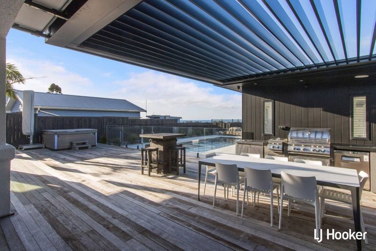 Photo of property in 33 The Crescent, Waihi Beach, 3611