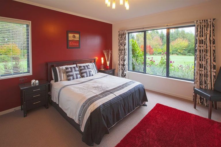 Photo of property in 41 Arcadia Place, Seaward Bush, Invercargill, 9812