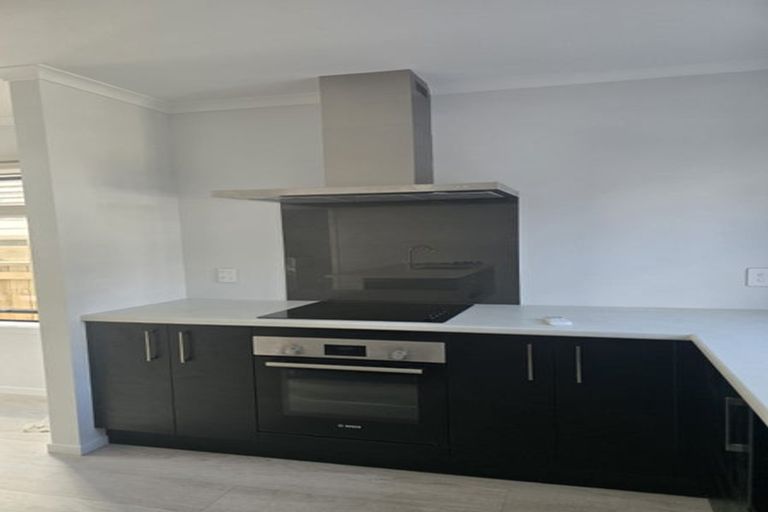 Photo of property in 7/64 Glen Road, Stokes Valley, Lower Hutt, 5019