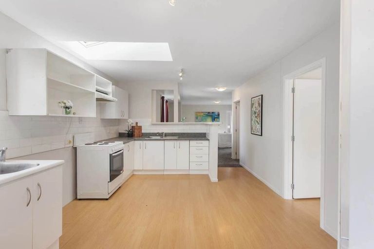 Photo of property in 37 Chorley Avenue, Massey, Auckland, 0614