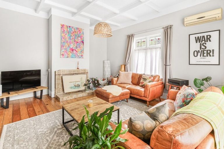 Photo of property in 16 Coates Street, Hamilton East, Hamilton, 3216