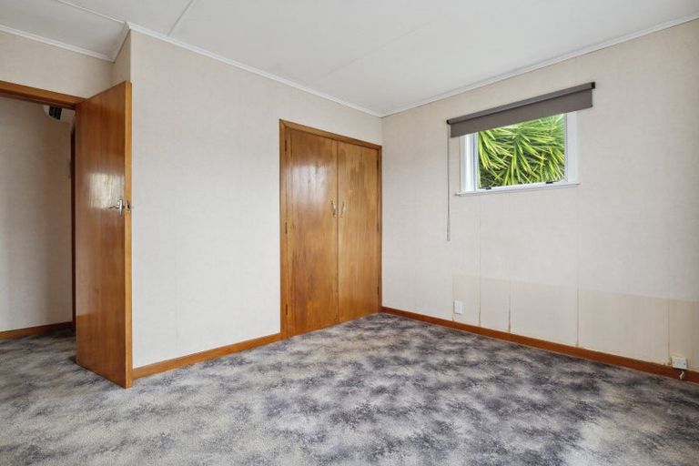 Photo of property in 2 Whakawhiti Street, Marfell, New Plymouth, 4310