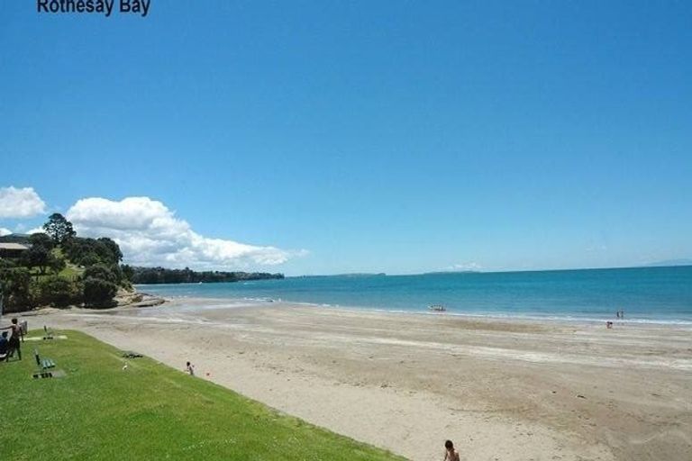 Photo of property in 1/43 Masterton Road, Rothesay Bay, Auckland, 0630