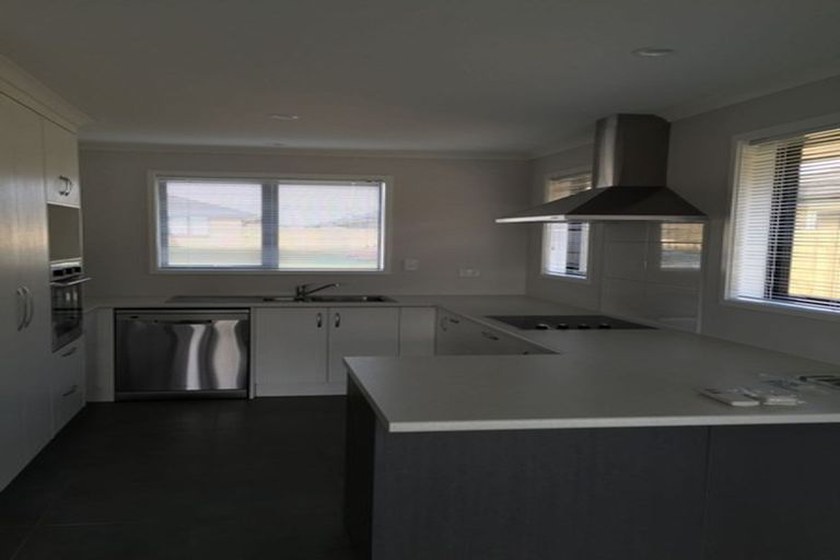 Photo of property in 3 Waipokapu Place, Opaheke, Papakura, 2113