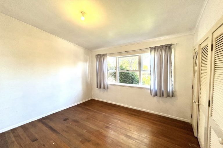 Photo of property in 1/41 Aeroview Drive, Beach Haven, Auckland, 0626