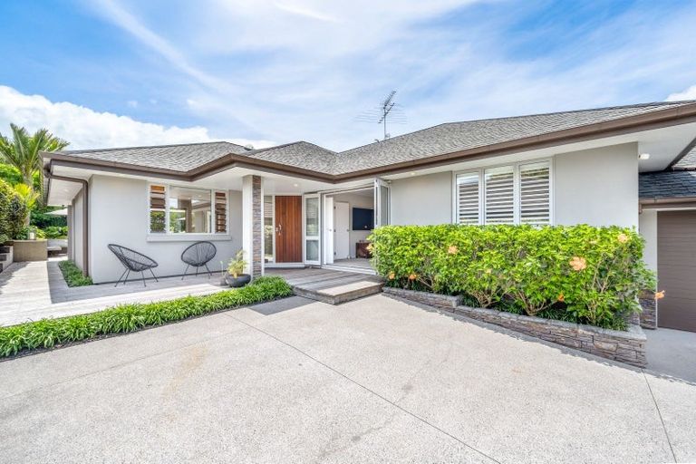 Photo of property in 100 Beach Road, Mellons Bay, Auckland, 2014