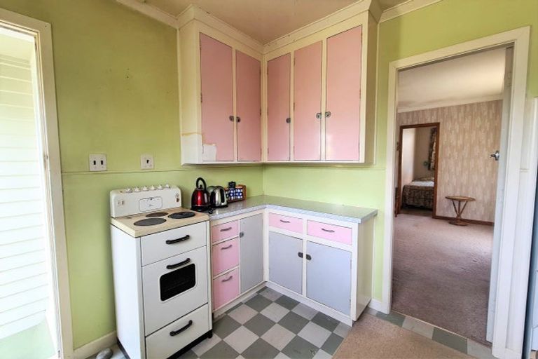 Photo of property in 20 Dieffenbach Street, Opunake, 4616