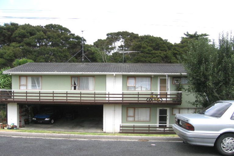 Photo of property in 1/142 Lancaster Road, Beach Haven, Auckland, 0626