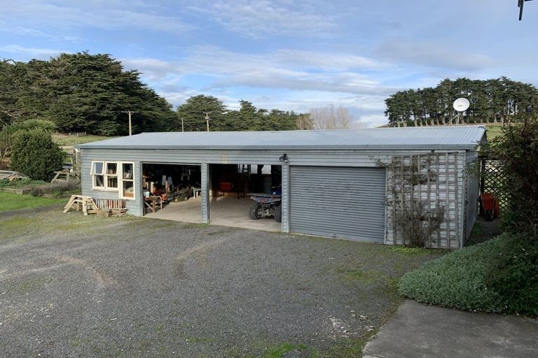 Photo of property in 220 Old Hill Road, Porangahau, 4291