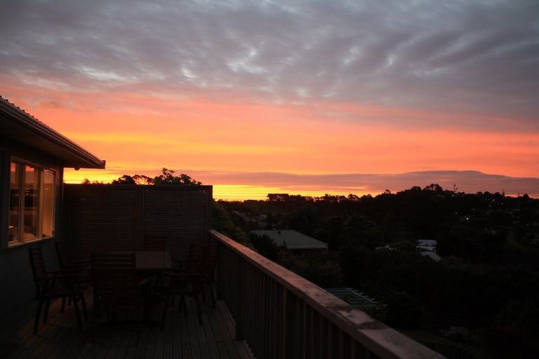 Photo of property in 10 Totara Road, Stanmore Bay, Whangaparaoa, 0932