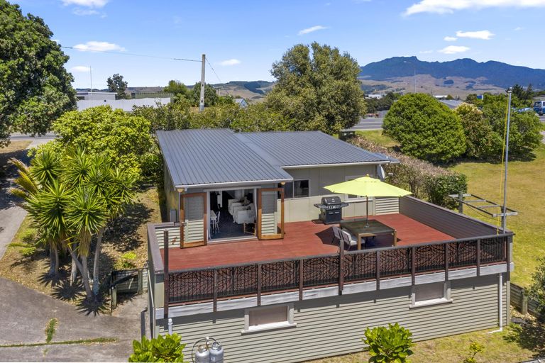 Photo of property in 14 Main Road, Raglan, 3225