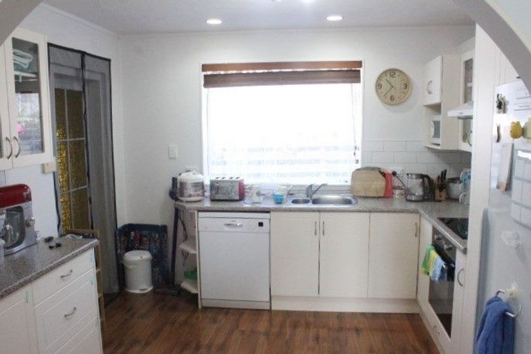 Photo of property in 2/63 Walworth Avenue, Pakuranga Heights, Auckland, 2010