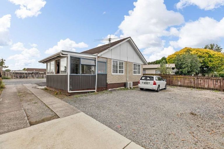 Photo of property in 422 Roscommon Road, Clendon Park, Auckland, 2103