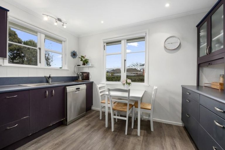 Photo of property in 6 Hazel Street, Ebdentown, Upper Hutt, 5018