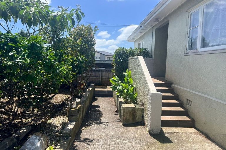 Photo of property in 39 Cambridge Terrace, Papatoetoe, Auckland, 2025