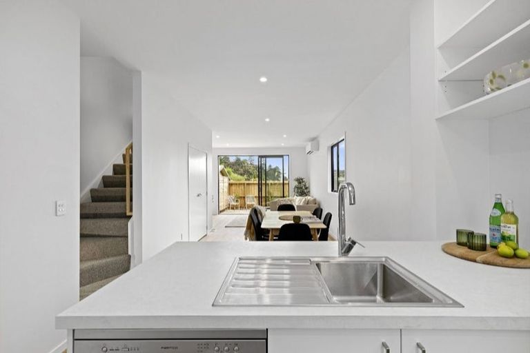 Photo of property in 9/33 Raukawa Street, Stokes Valley, Lower Hutt, 5019