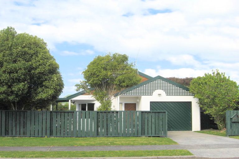 Photo of property in 23 Kane Road, Papamoa Beach, Papamoa, 3118