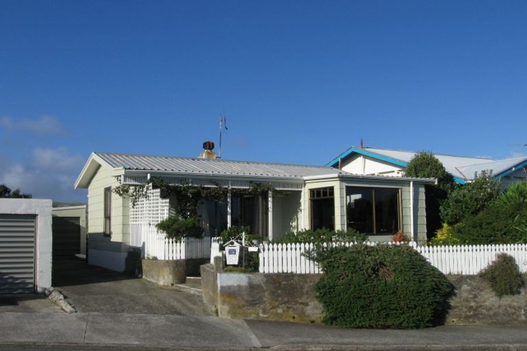 Photo of property in 52 Motuhara Road, Plimmerton, Porirua, 5026