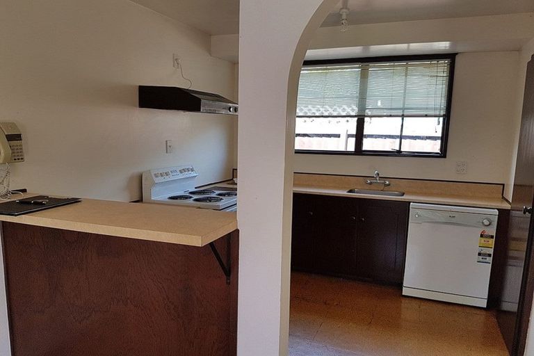 Photo of property in 48 Bellingham Place, Avonhead, Christchurch, 8042