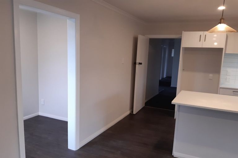 Photo of property in 27 Hollyford Avenue, Bryndwr, Christchurch, 8053