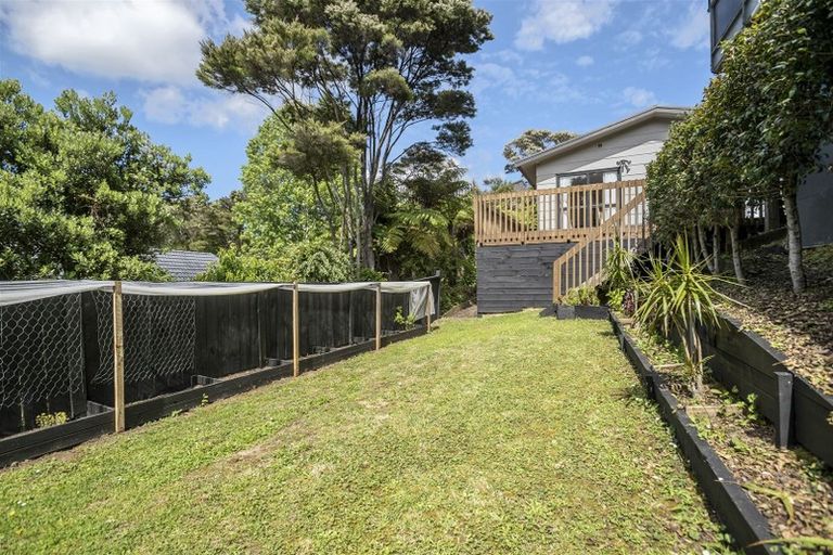 Photo of property in 1/6 Glen Vista Place, Bayview, Auckland, 0629