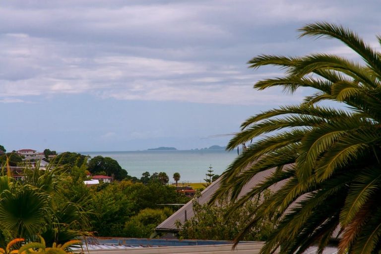 Photo of property in 6 Penning Road, Castor Bay, Auckland, 0620