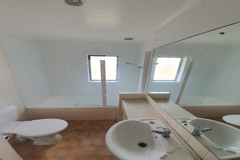 Photo of property in 1 Kylie Court, Clover Park, Auckland, 2019