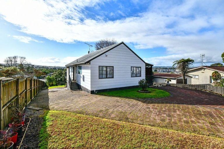 Photo of property in 34 Mcquarrie Avenue, Wattle Downs, Auckland, 2103