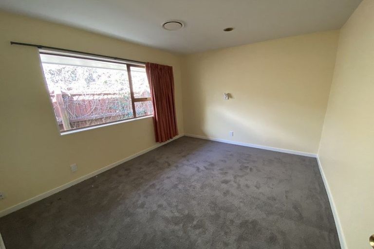 Photo of property in 8 Brackendale Place, Burnside, Christchurch, 8041