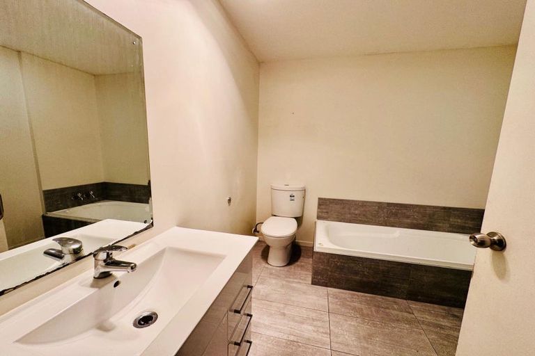 Photo of property in 25 Montilla Place, Manurewa, Auckland, 2102