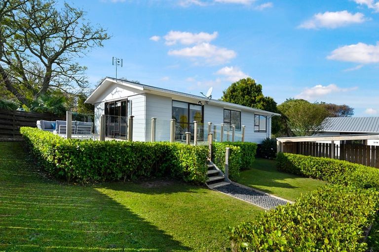 Photo of property in 1/14 Moxham Grove, Massey, Auckland, 0614