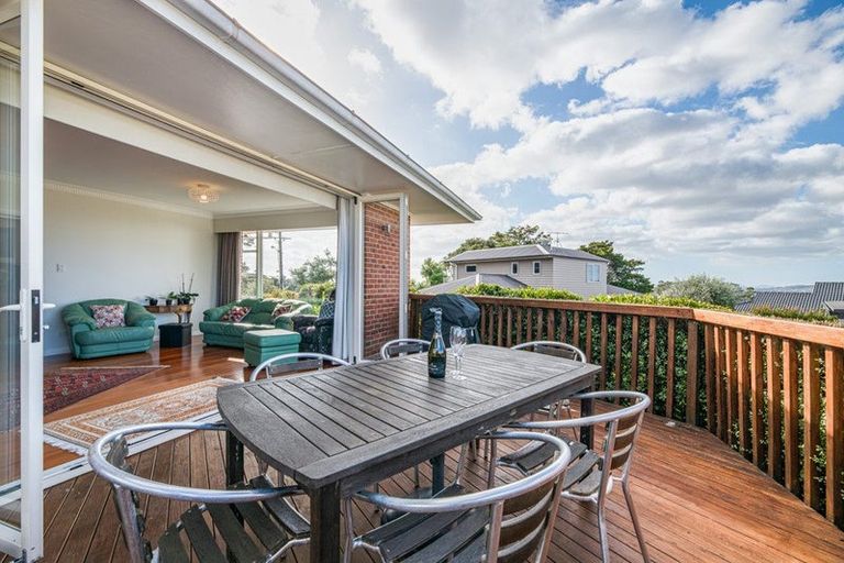 Photo of property in 8a Ava Avenue, Titirangi, Auckland, 0604