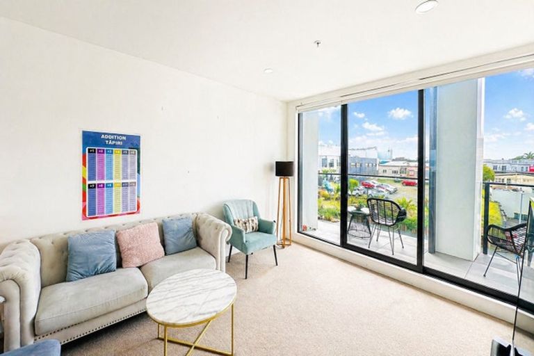 Photo of property in 102/19 Rawene Road, Birkenhead, Auckland, 0626