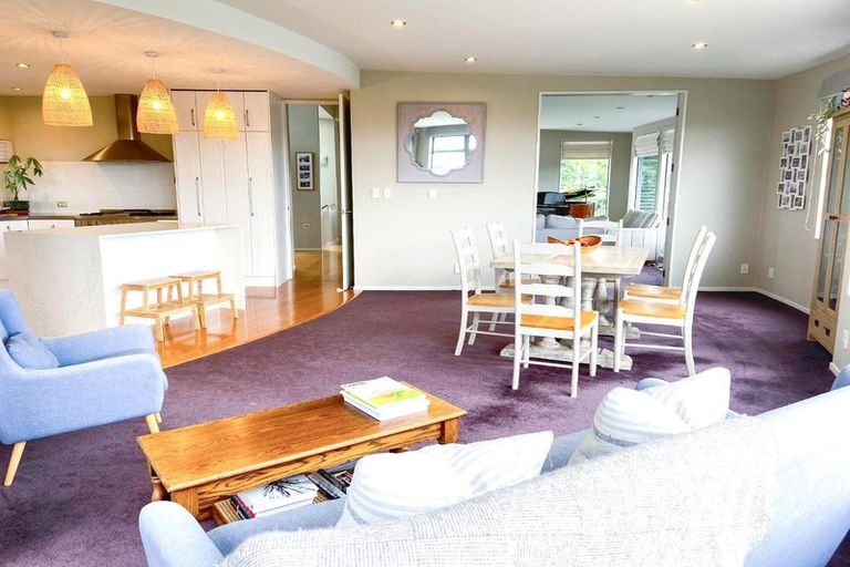 Photo of property in 9 Caughley Grove, Karori, Wellington, 6012