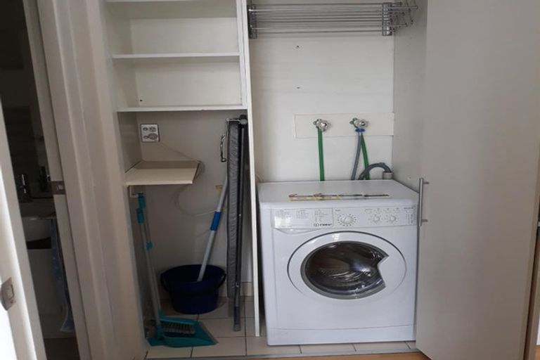 Photo of property in Sanctum Apartments, 34/10a Ebor Street, Te Aro, Wellington, 6011