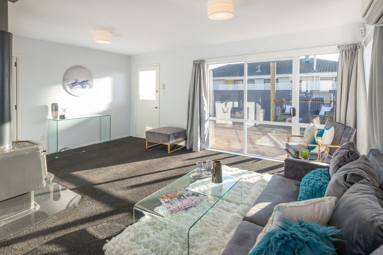 Photo of property in 8 Cornet Lane, Aranui, Christchurch, 8061