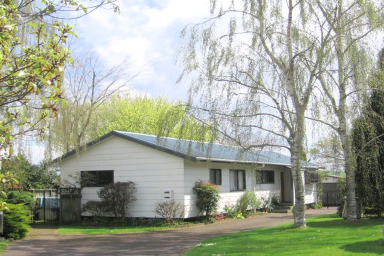 Photo of property in 15 Te Ana Place, Lynmore, Rotorua, 3010